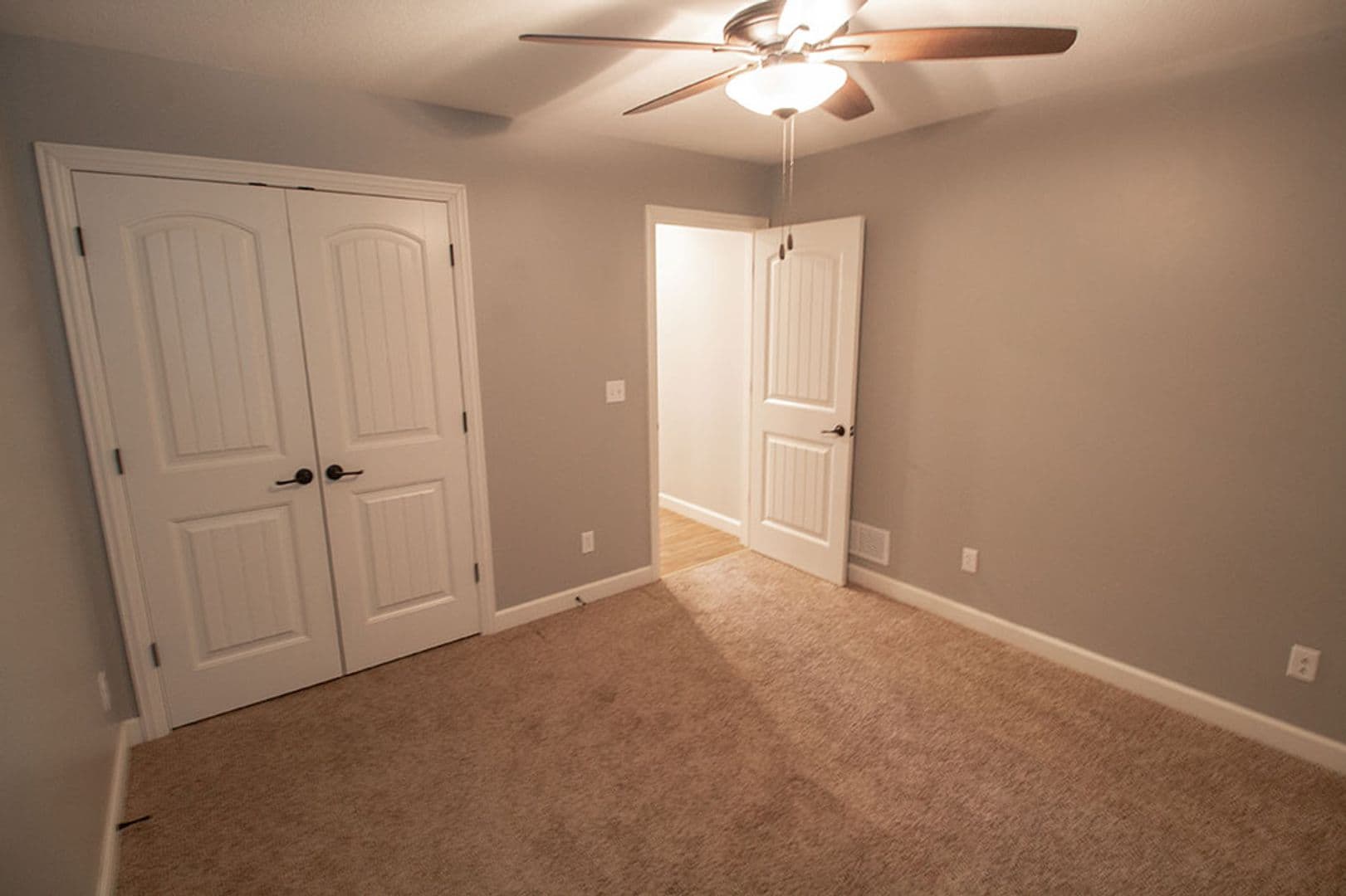 Columbia House: 7504 Wellford Ct