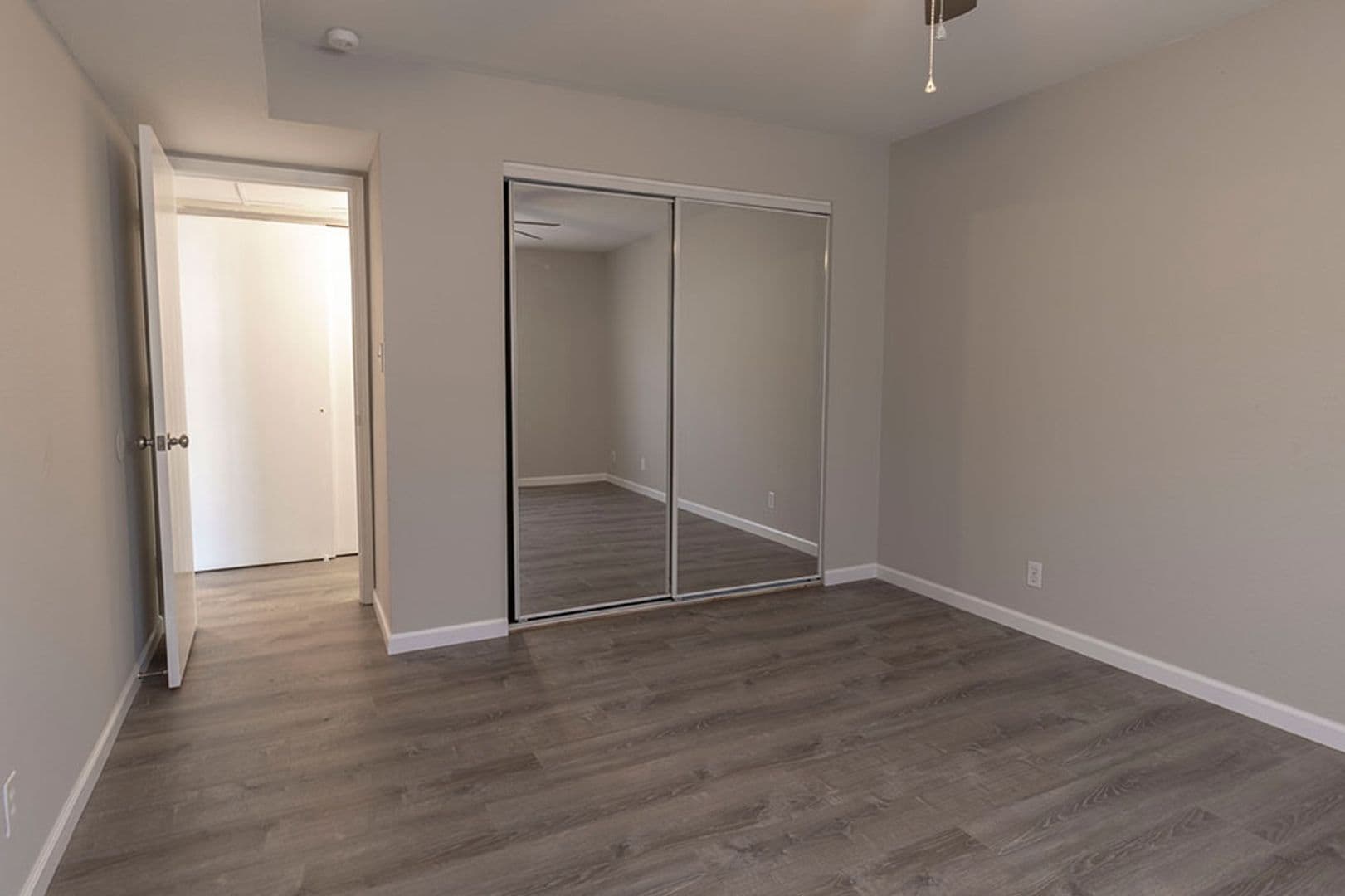 Columbia Apartment: 3408 Balboa Ln #31