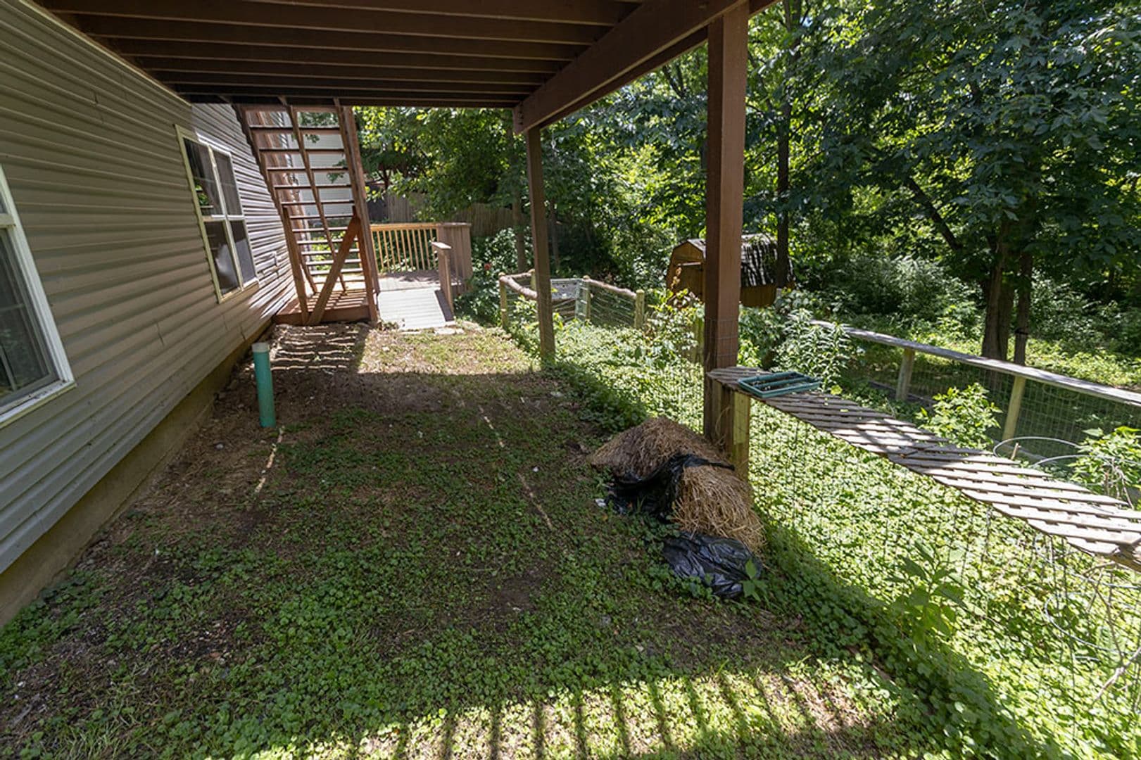 Columbia House: 5318 Godas Circle