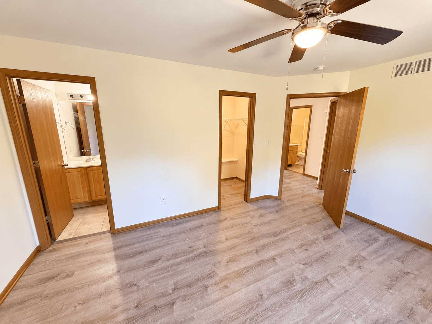 Columbia House: 2119 Ballenger Ln