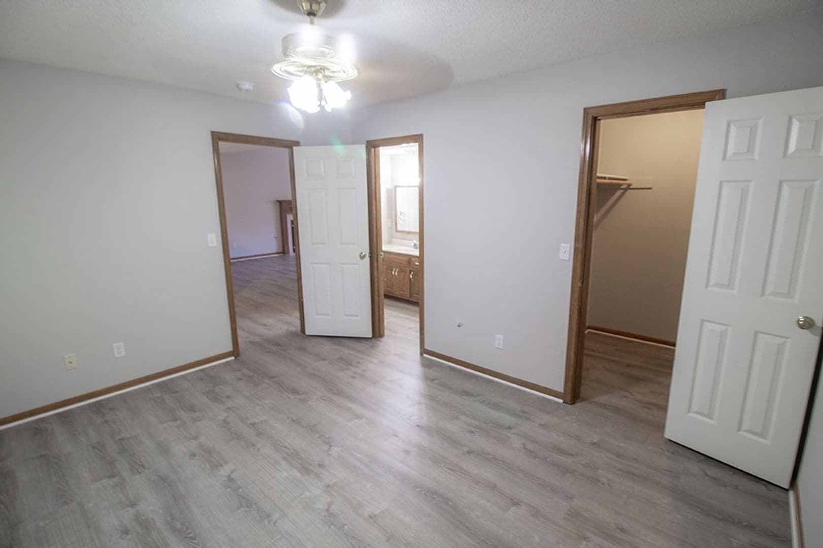 Columbia Apartment: 1316 Valley Creek