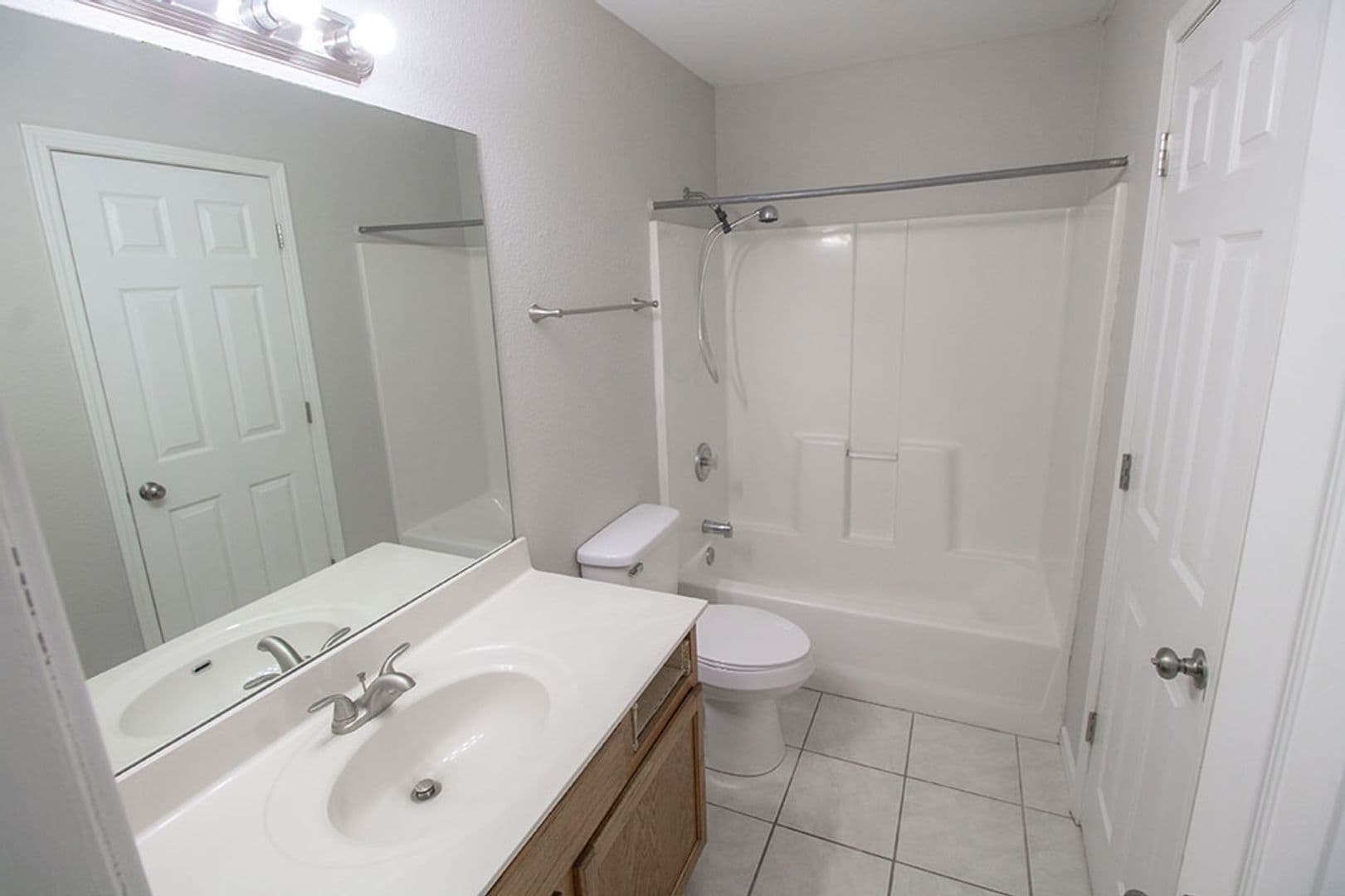 Columbia House: 1602 High Quest Cir