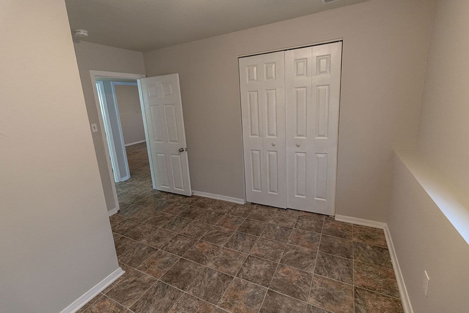 Columbia House: 1011 W Ash St