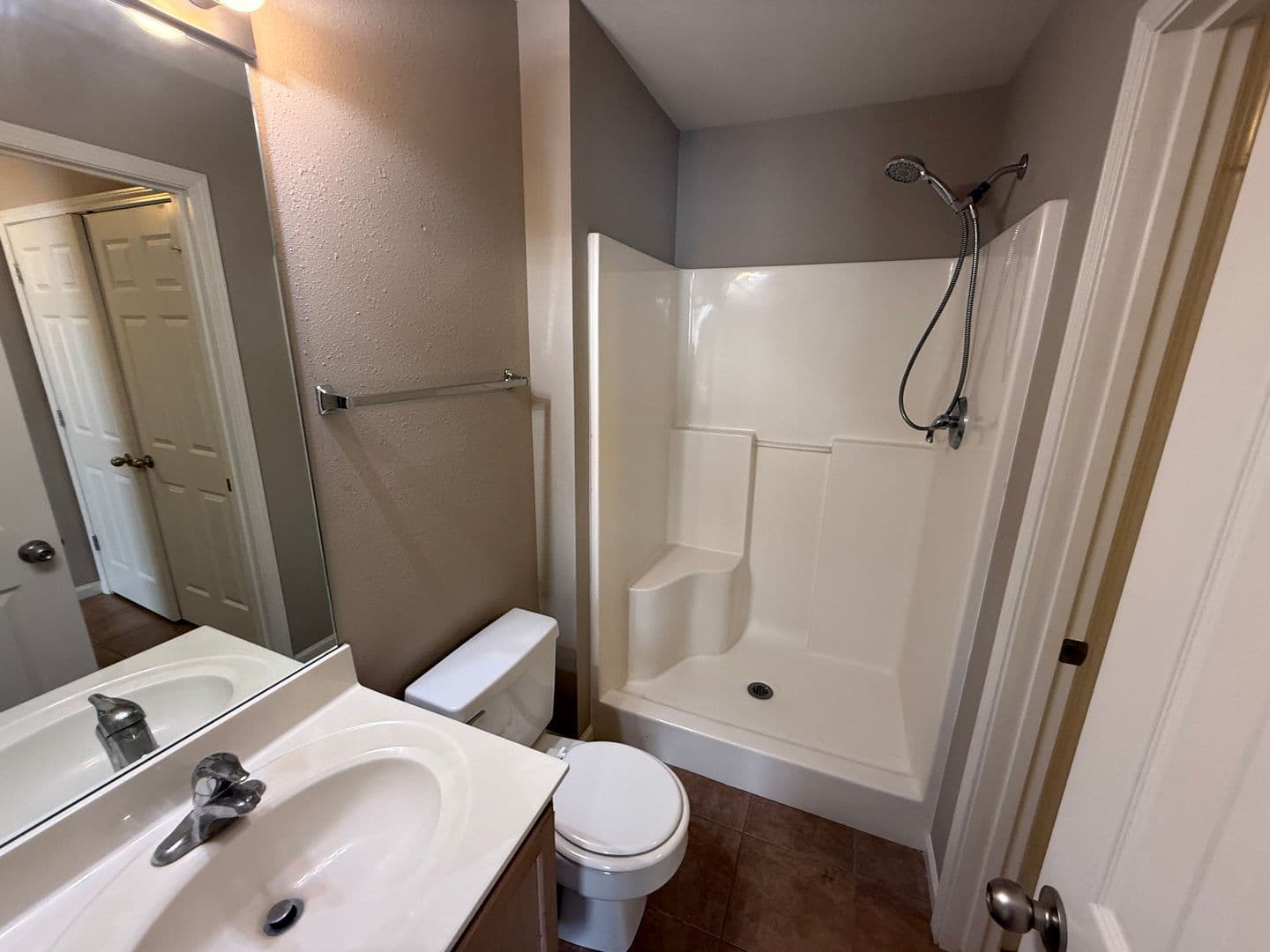 Columbia House: 214 Arctic Wolf Ct