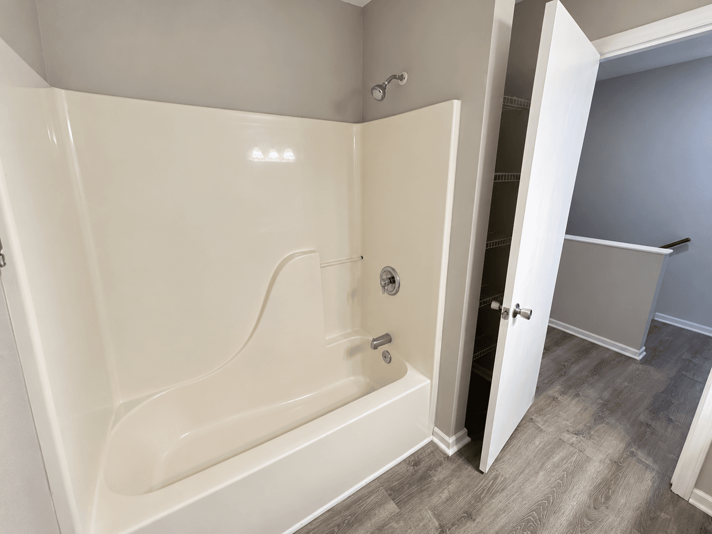 Columbia House: 1421 Risen Star Ct