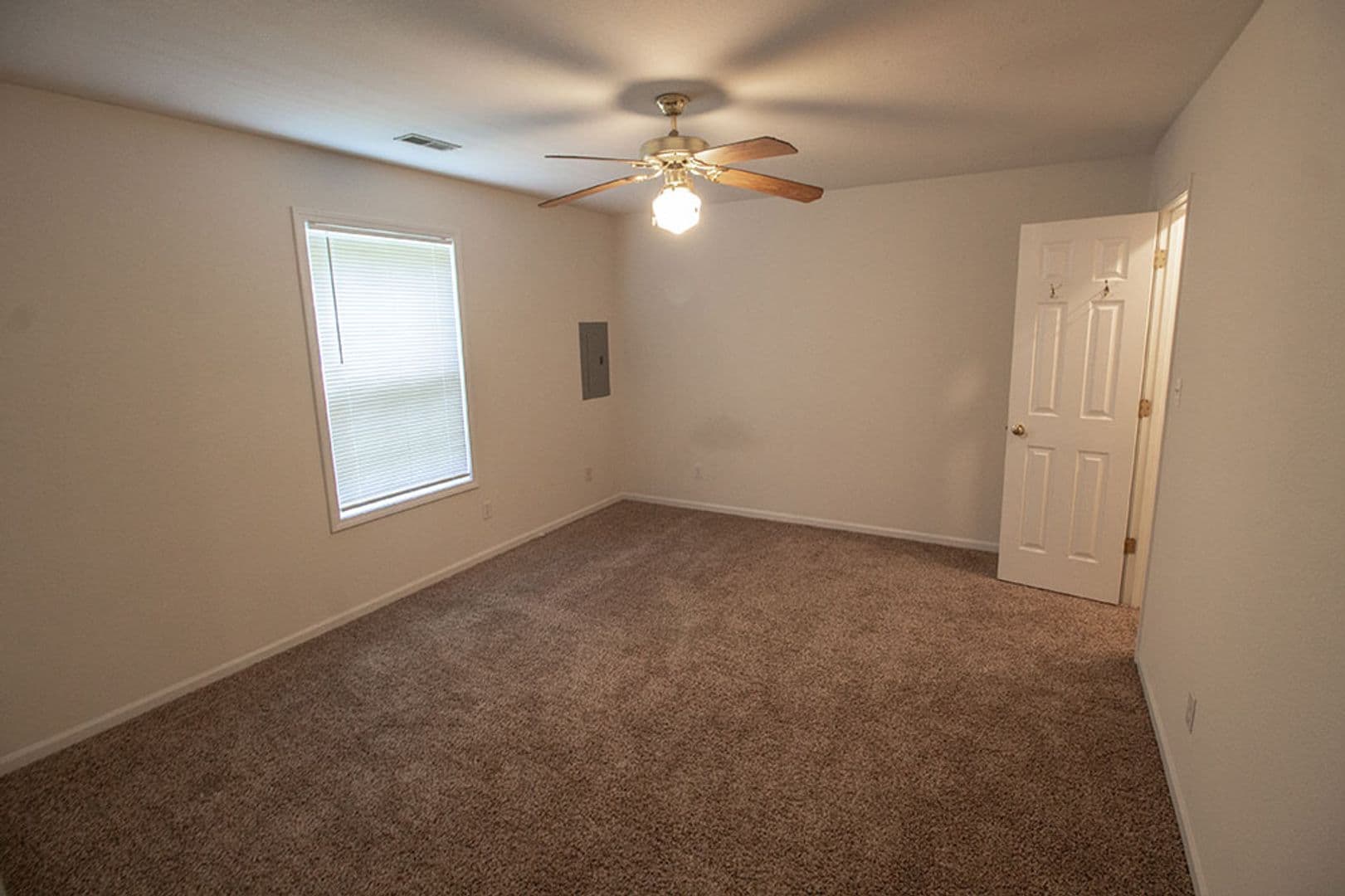 Columbia Apartment: 5200-5202 Tessa Way