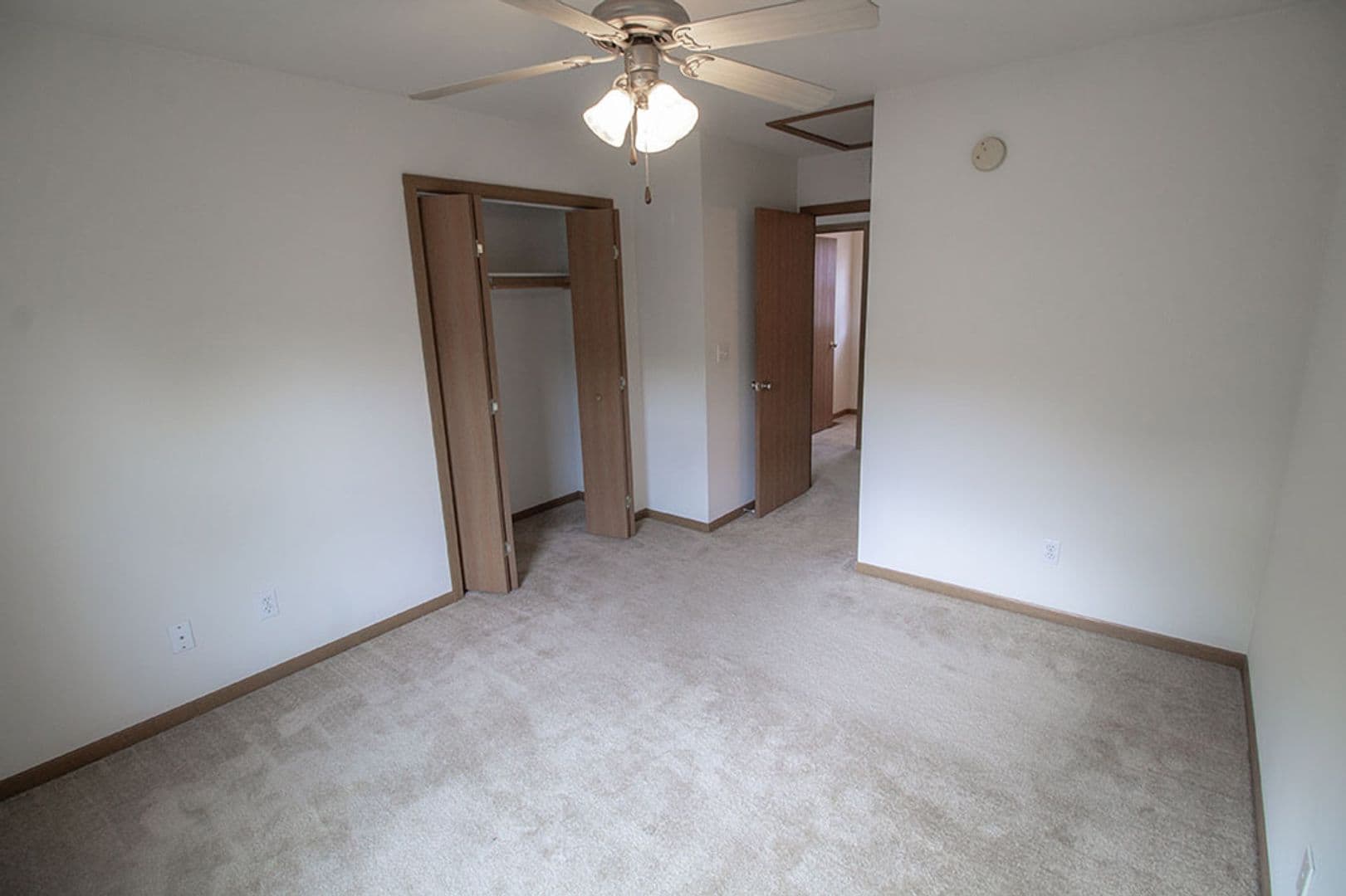 Columbia House: 5000 Derby Ridge Dr - 104