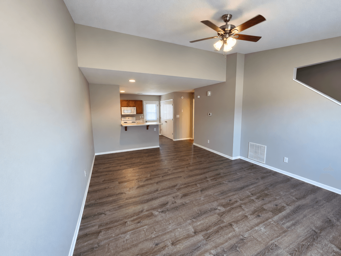 Columbia House: 1421 Risen Star Ct
