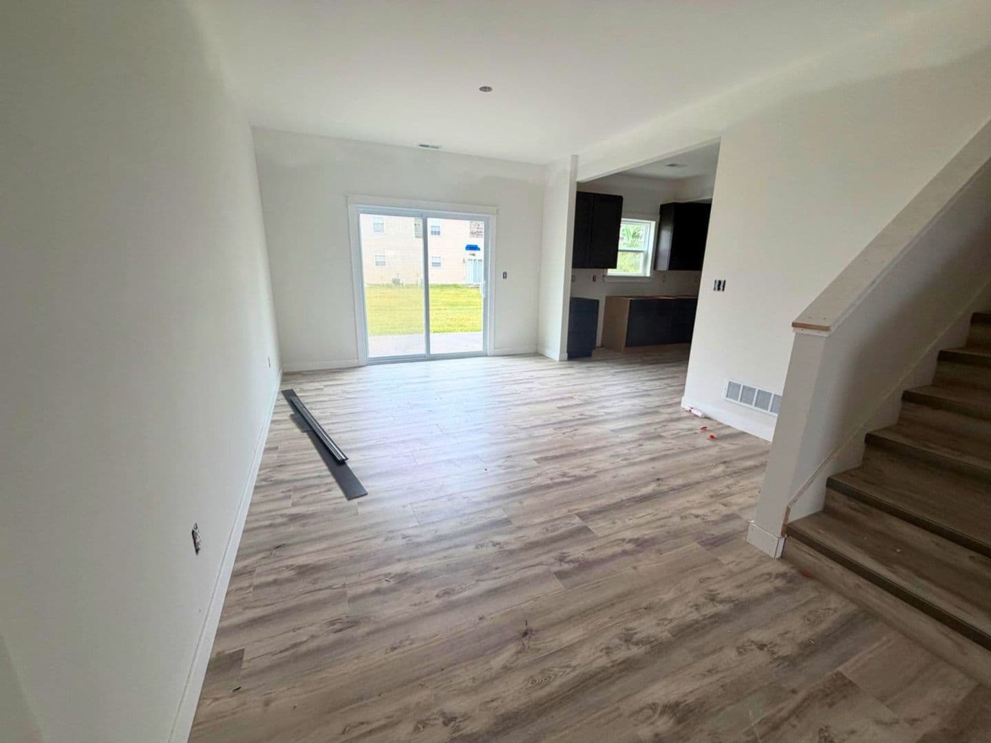 Columbia House: 5000 Derby Ridge Dr - 502