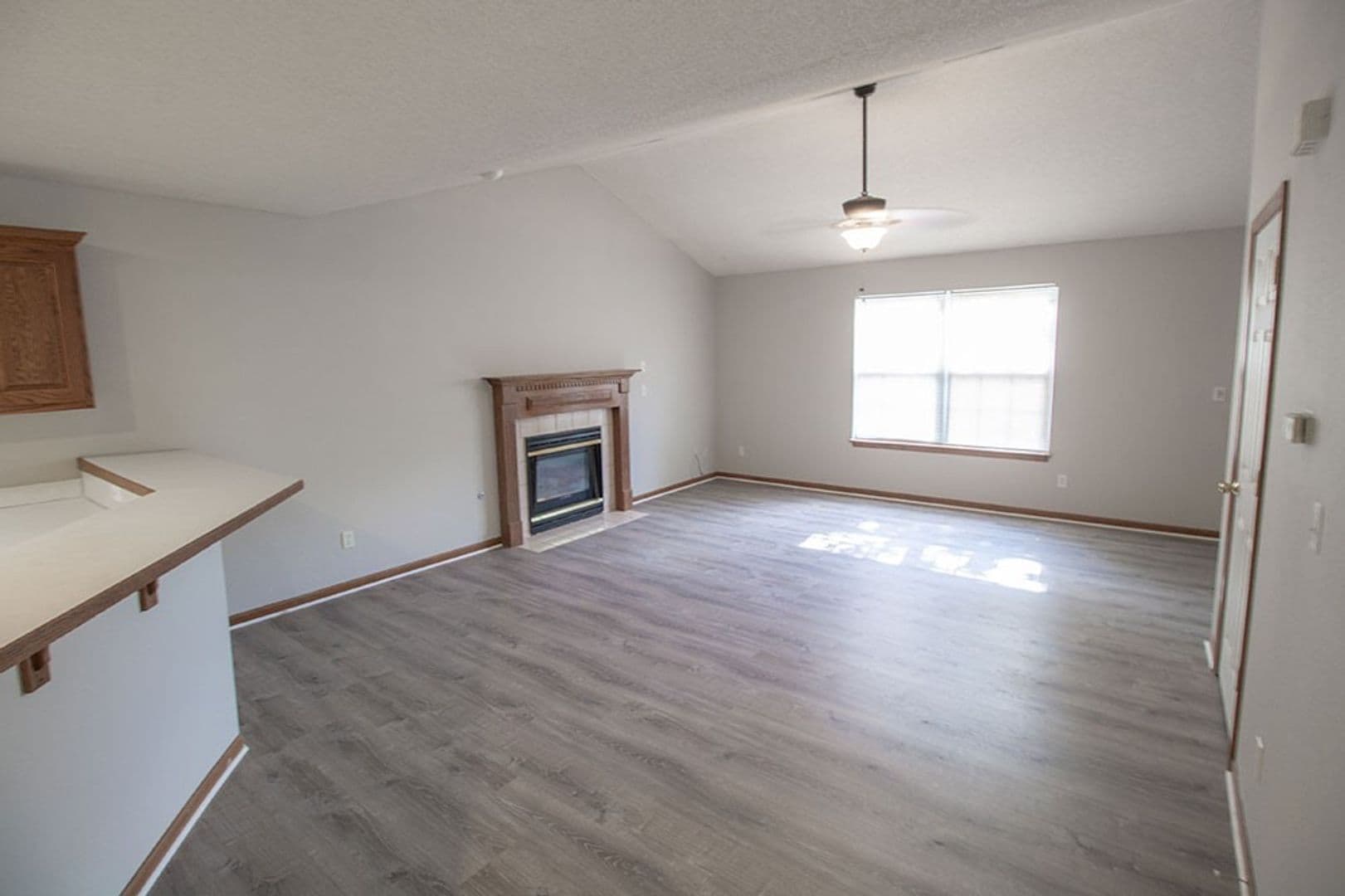 Columbia Apartment: 1316 Valley Creek