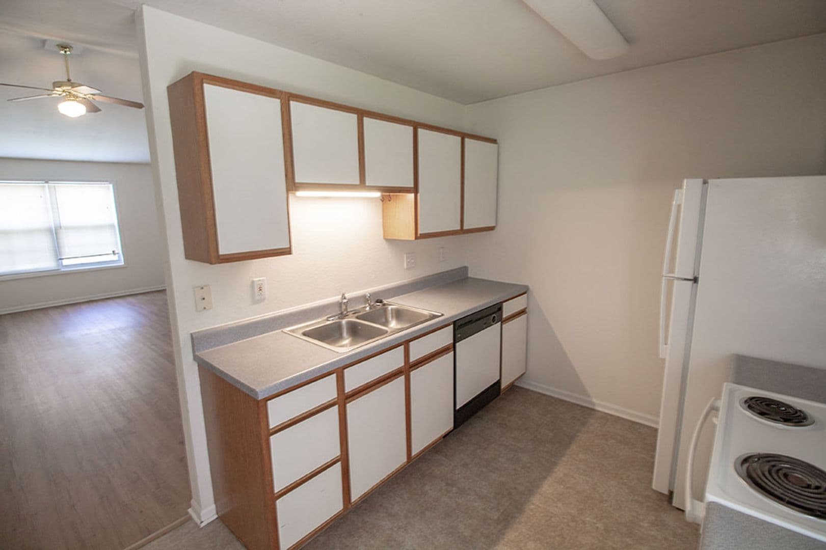 Columbia Apartment: 5200-5202 Tessa Way