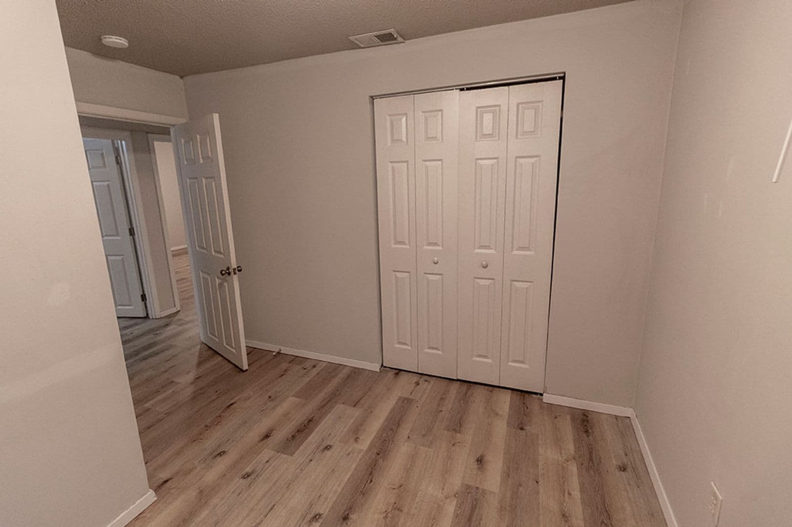 Columbia House: 216 Wheaton Ct