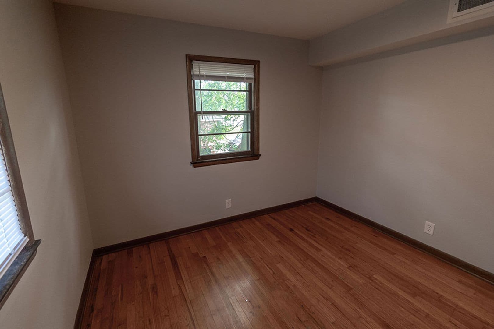 Columbia Apartment: 1804 Sylvan Ln