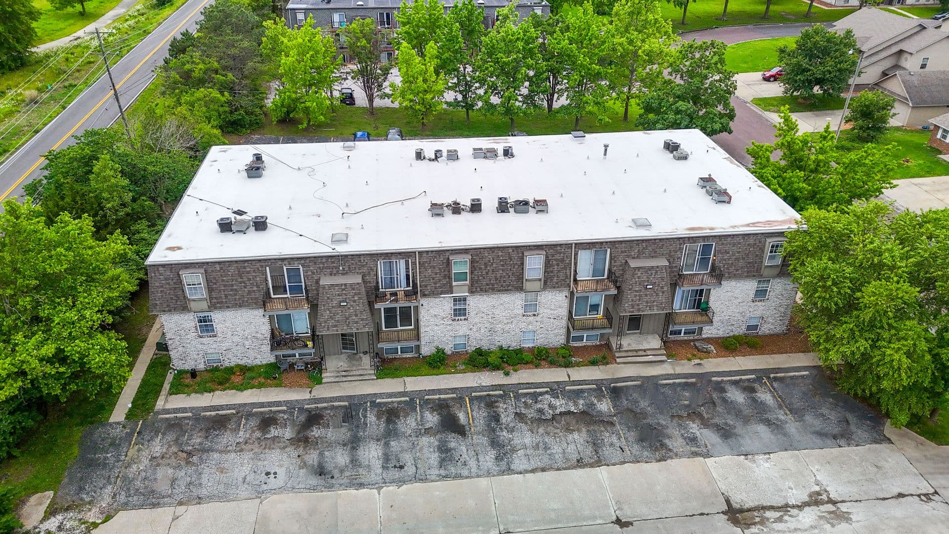 Columbia Apartment: 3408 Balboa Ln #48