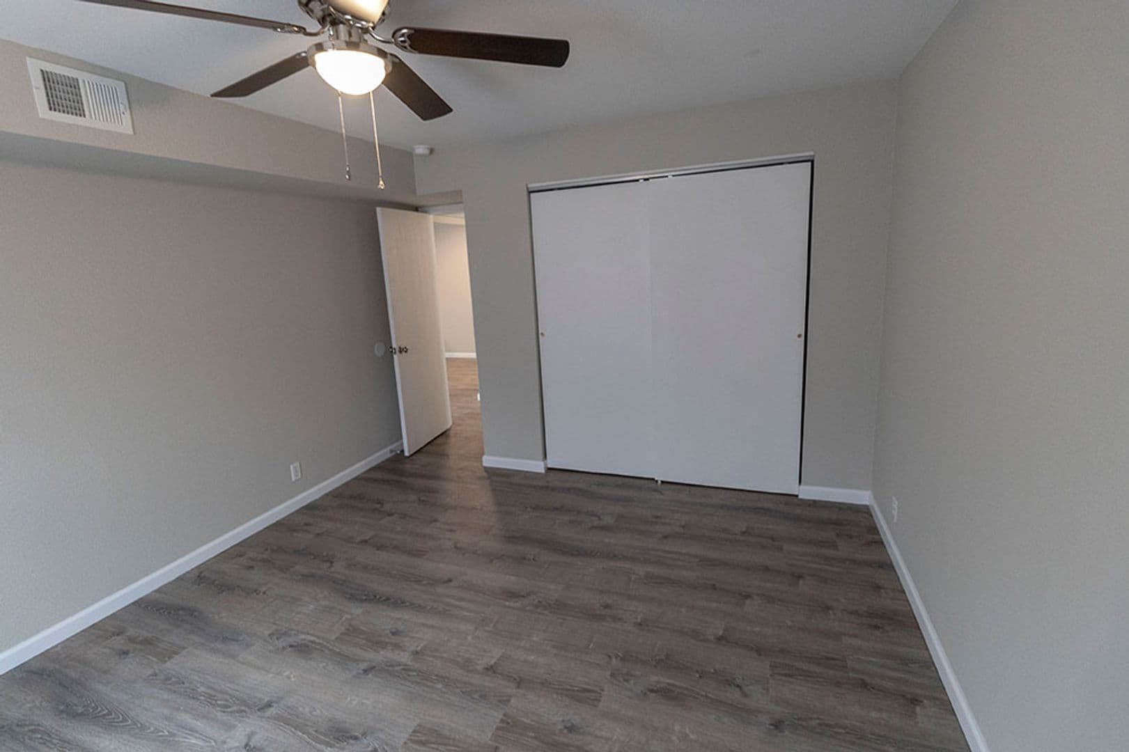 Columbia Apartment: 3408 Balboa Ln #44
