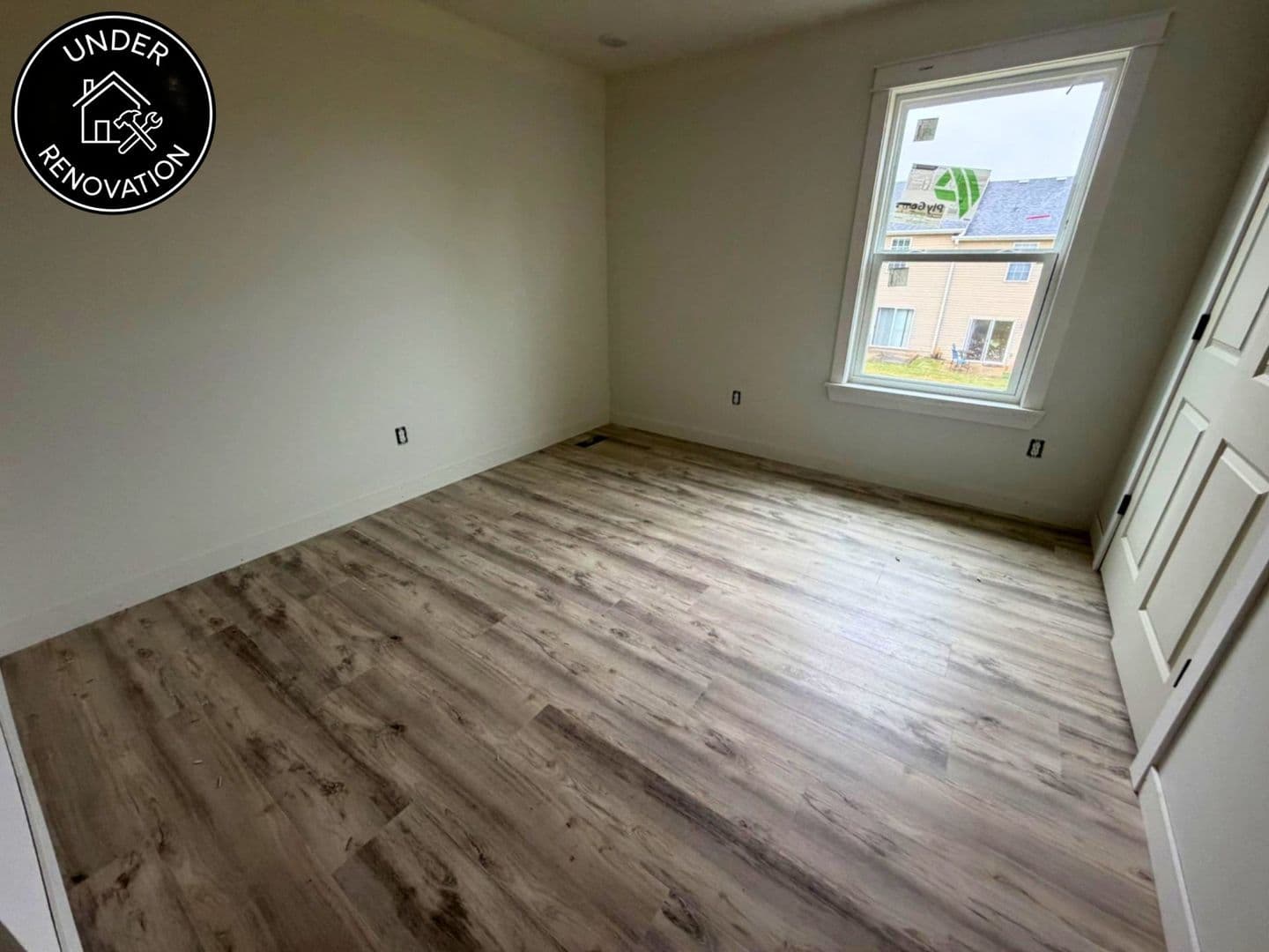 Columbia House: 5000 Derby Ridge Dr - 504