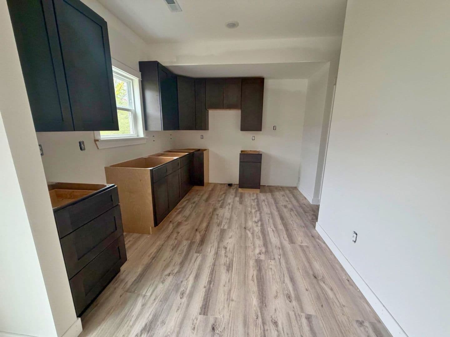 Columbia House: 5000 Derby Ridge Dr - 502