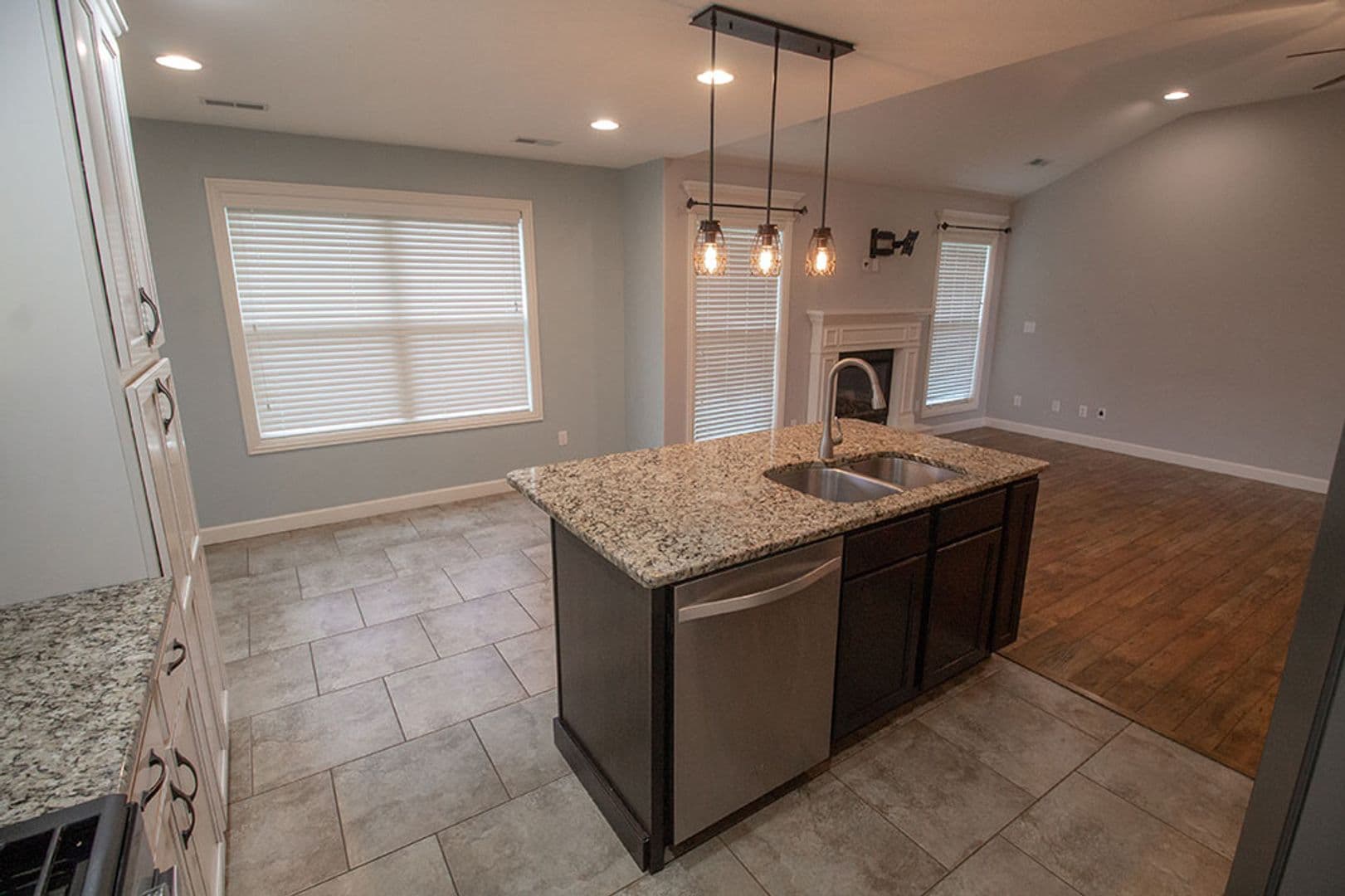 Columbia House: 7504 Wellford Ct