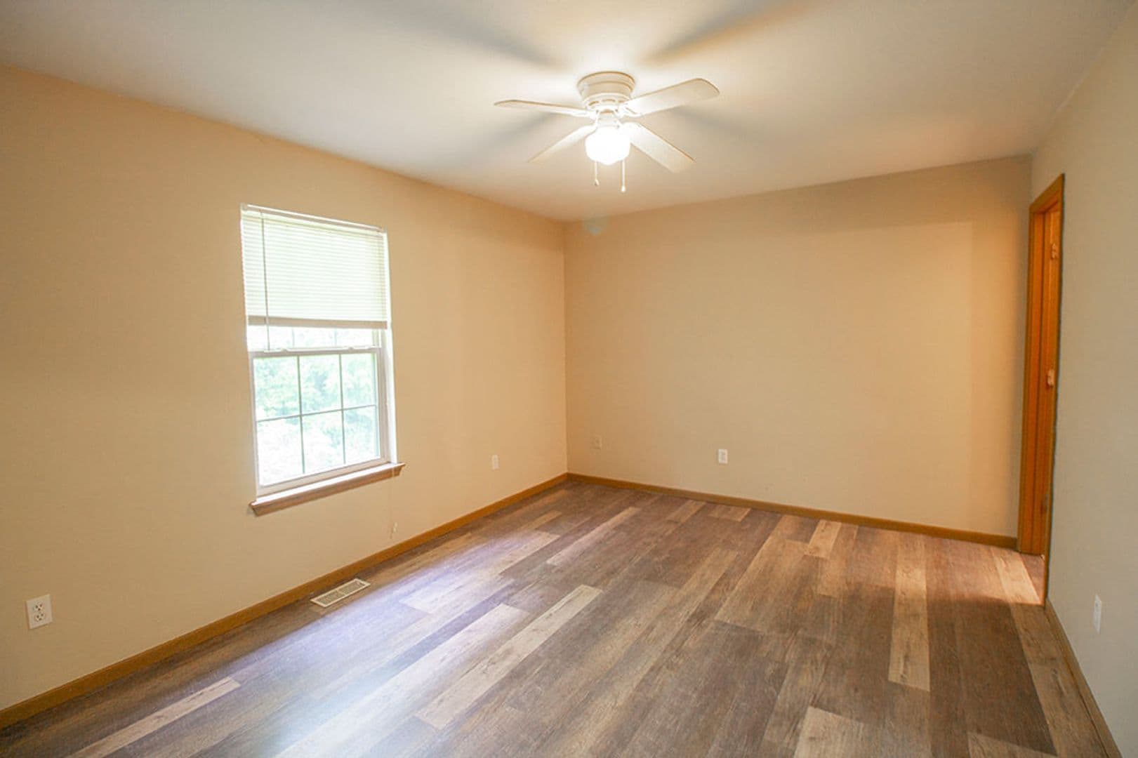 Columbia House: 1503 Greensboro Dr