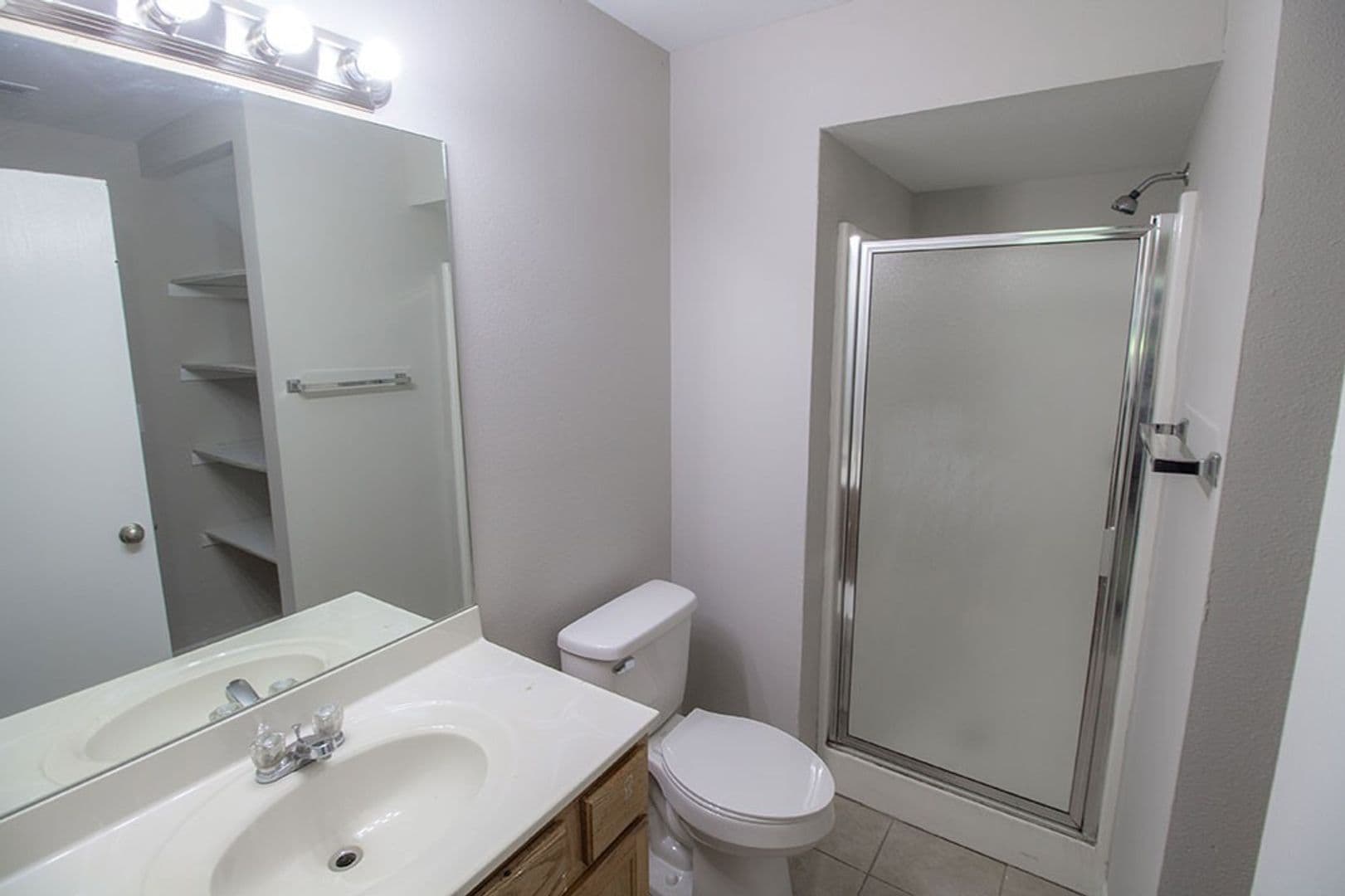 Columbia House: 1413 Greensboro Dr