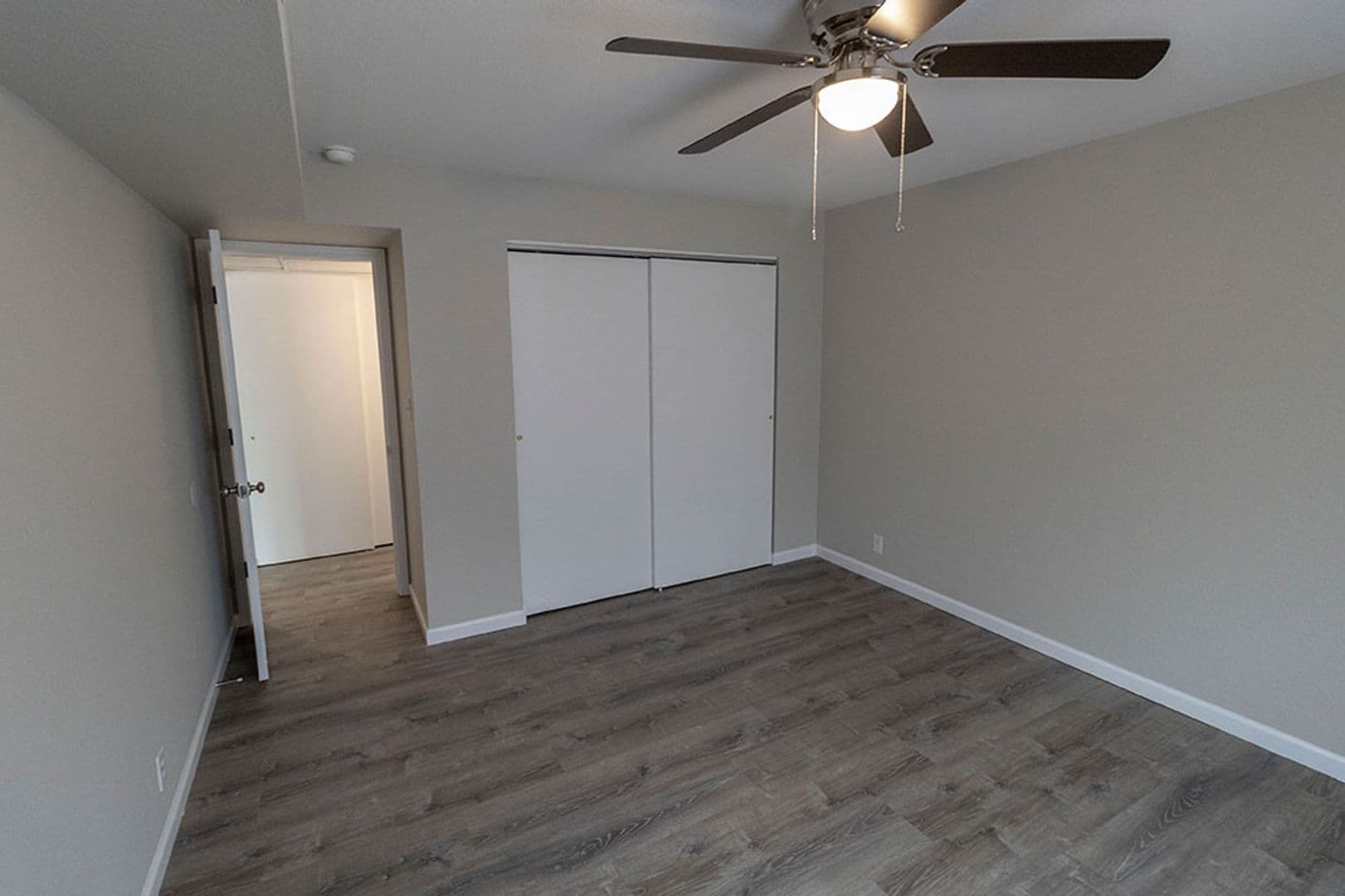 Columbia Apartment: 3408 Balboa Ln #44
