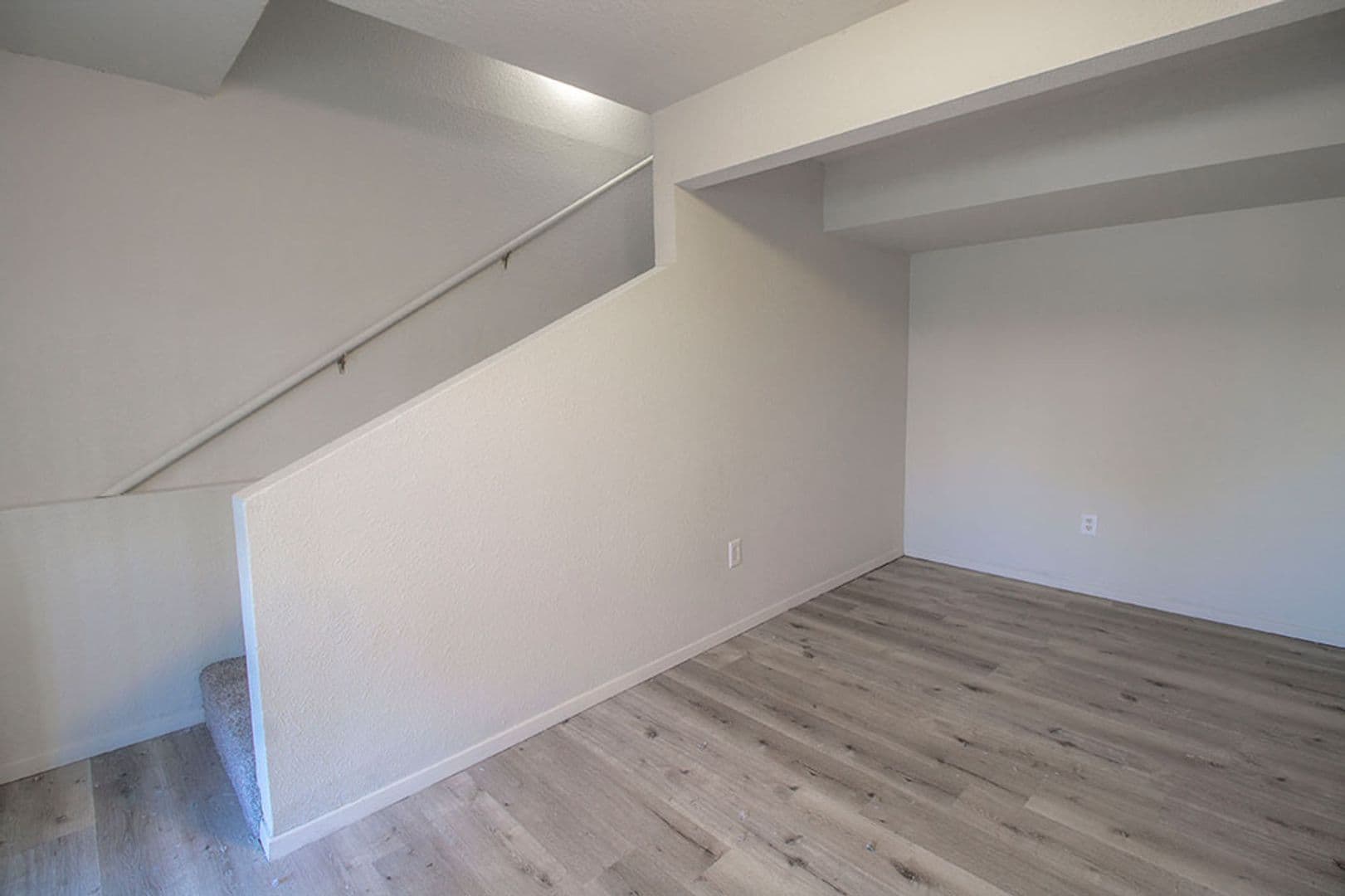 Columbia House: 1005 W Ash St