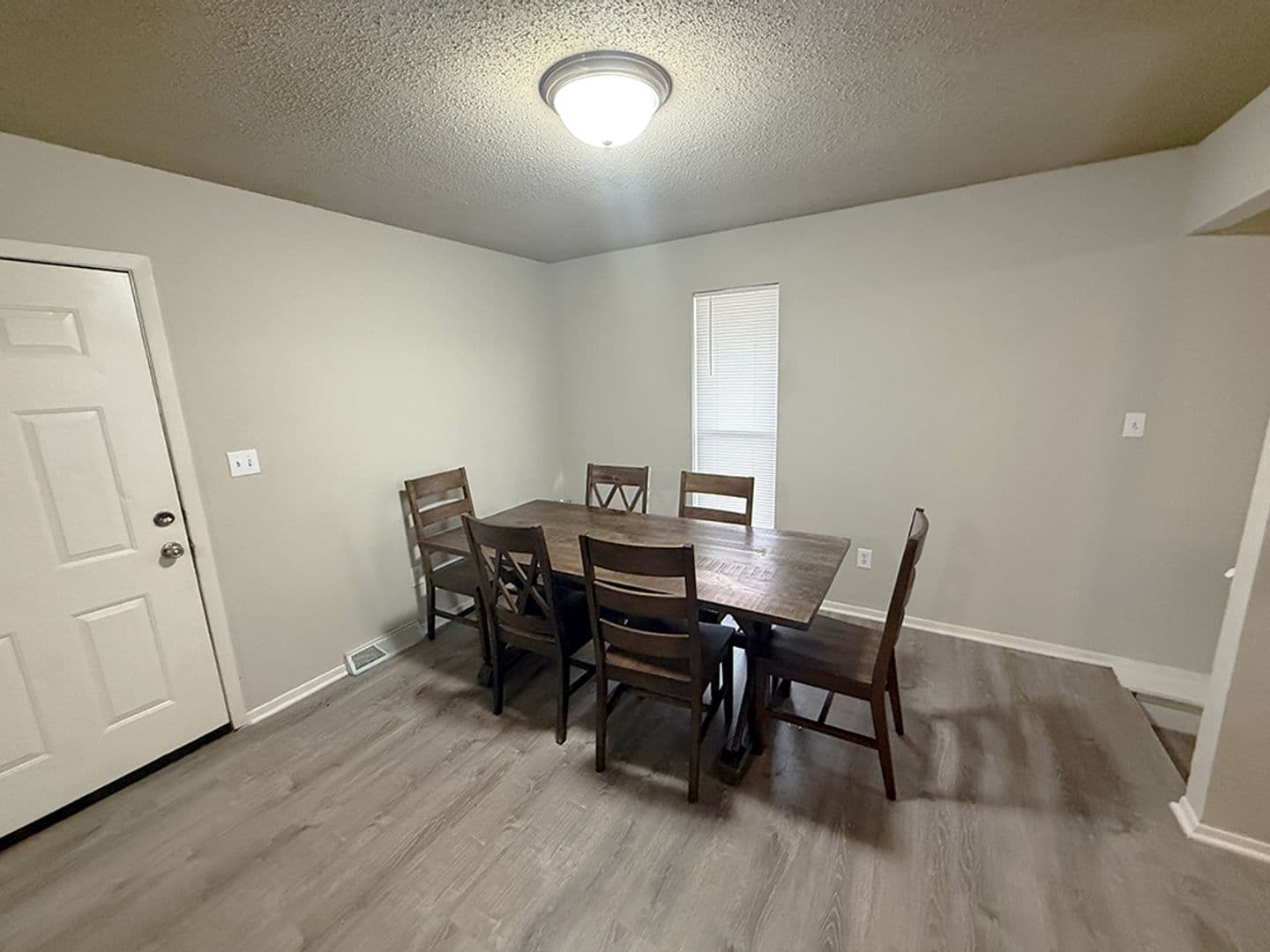 Columbia House: 212 Wheaton Ct