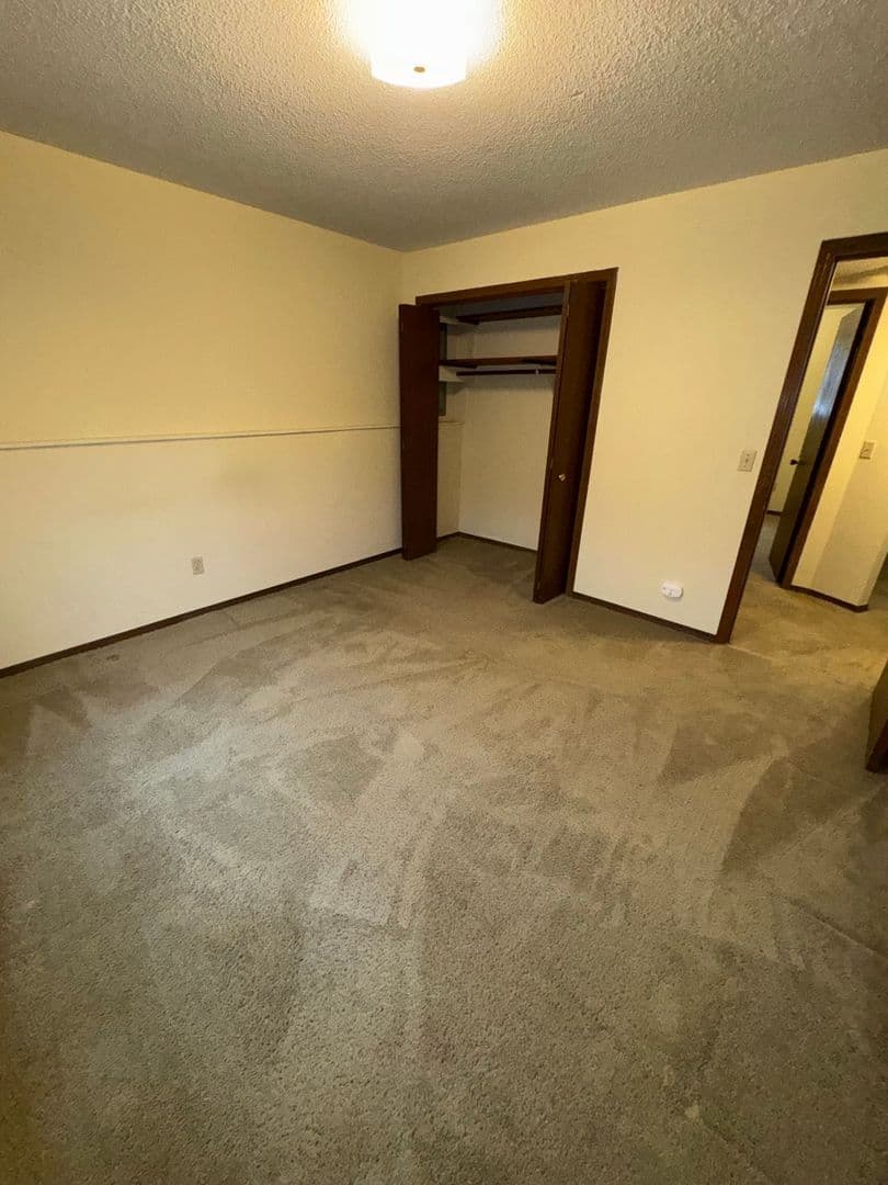 Columbia Apartment: 420 N East Park Ln
