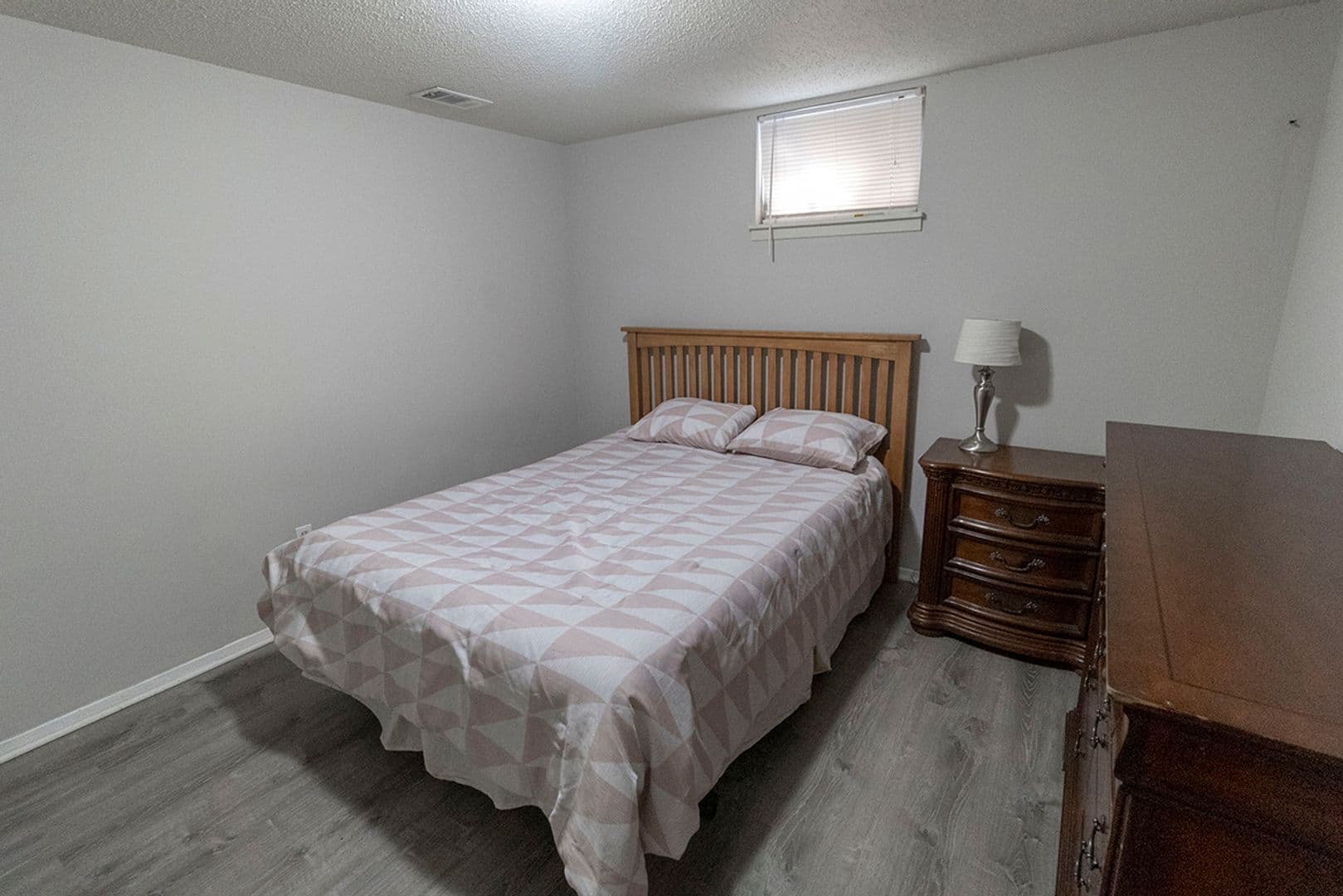 Columbia House: 204 Wheaton Ct