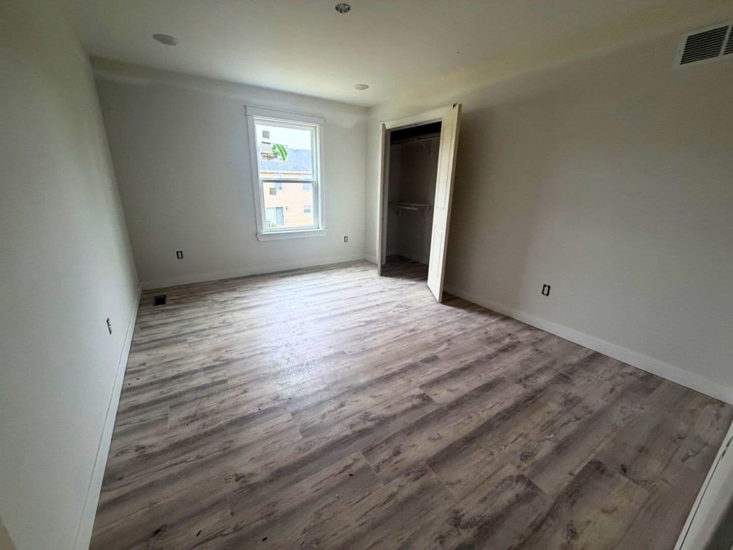 Columbia House: 5000 Derby Ridge Dr - 503