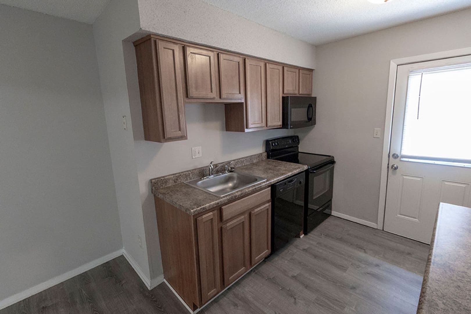 Columbia House: 211 Wheaton Ct