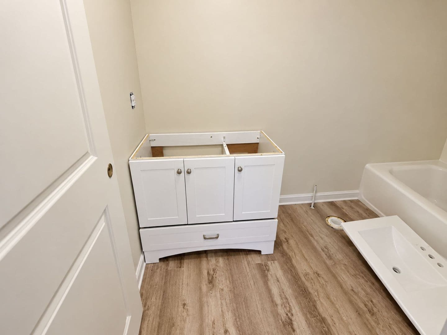 Columbia House: 5000 Derby Ridge Dr - 502