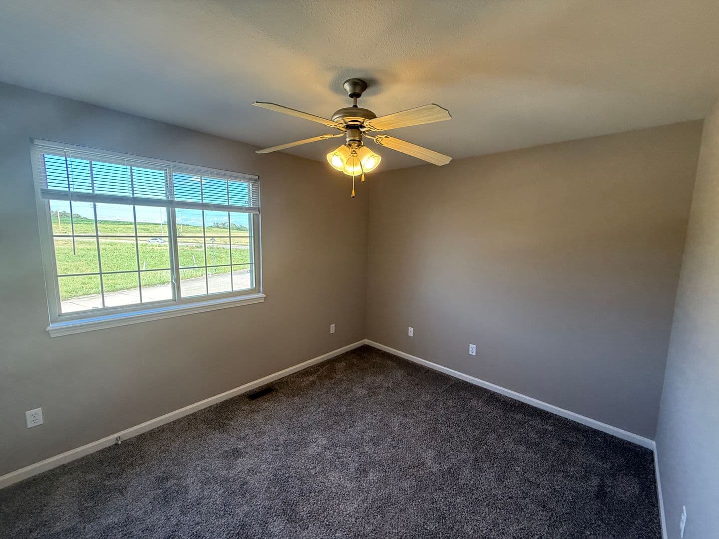 Columbia House: 214 Arctic Wolf Ct