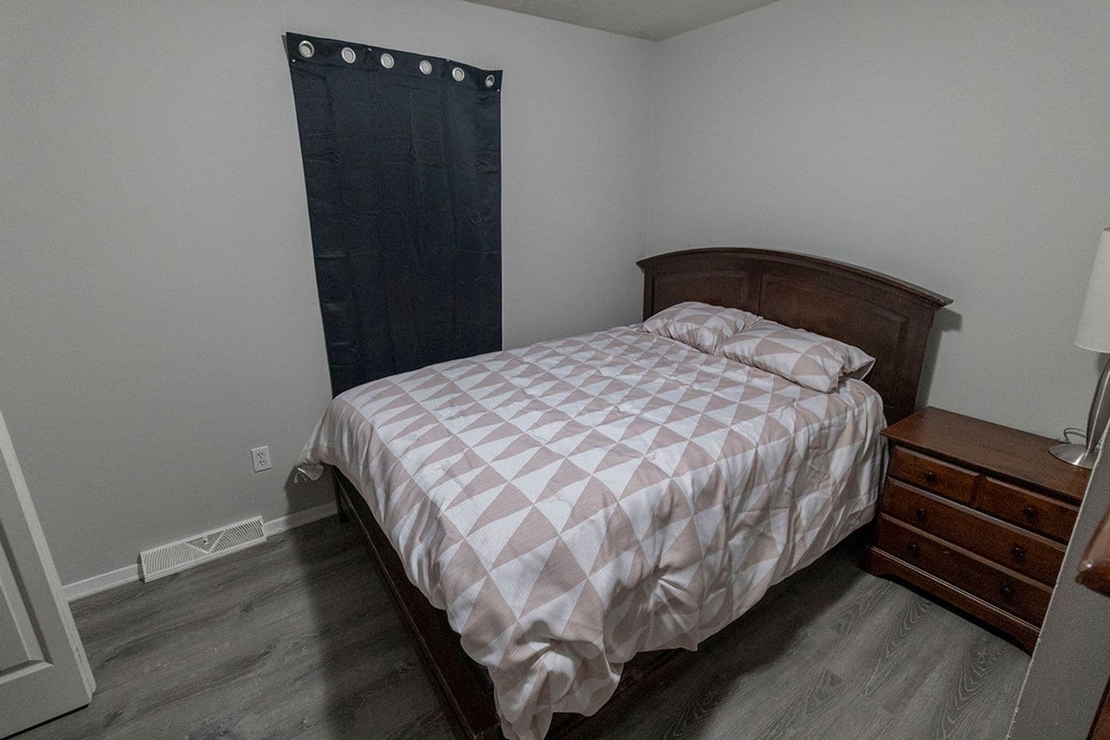 Columbia House: 204 Wheaton Ct