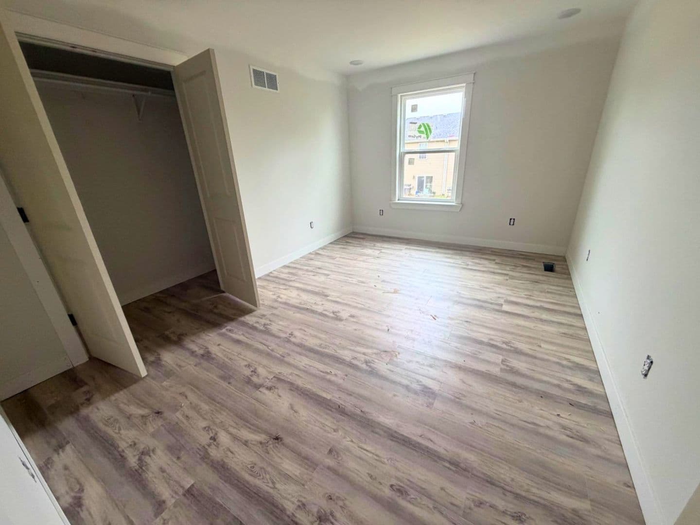 Columbia House: 5000 Derby Ridge Dr - 502