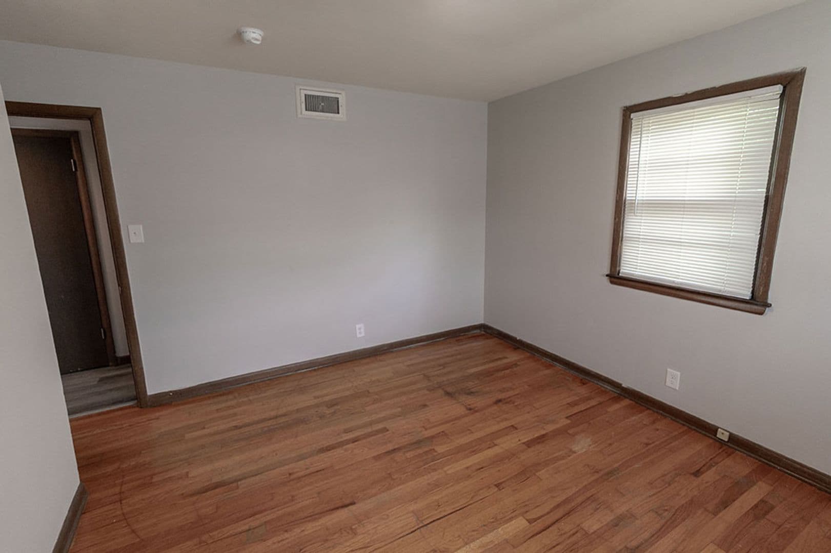 Columbia Apartment: 1804 Sylvan Ln