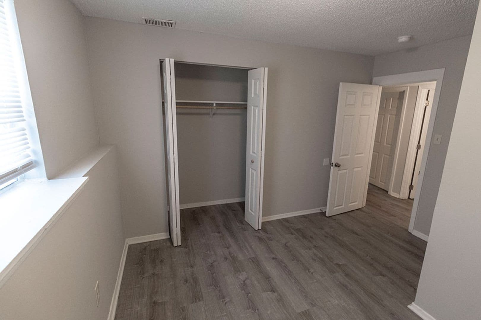 Columbia House: 211 Wheaton Ct