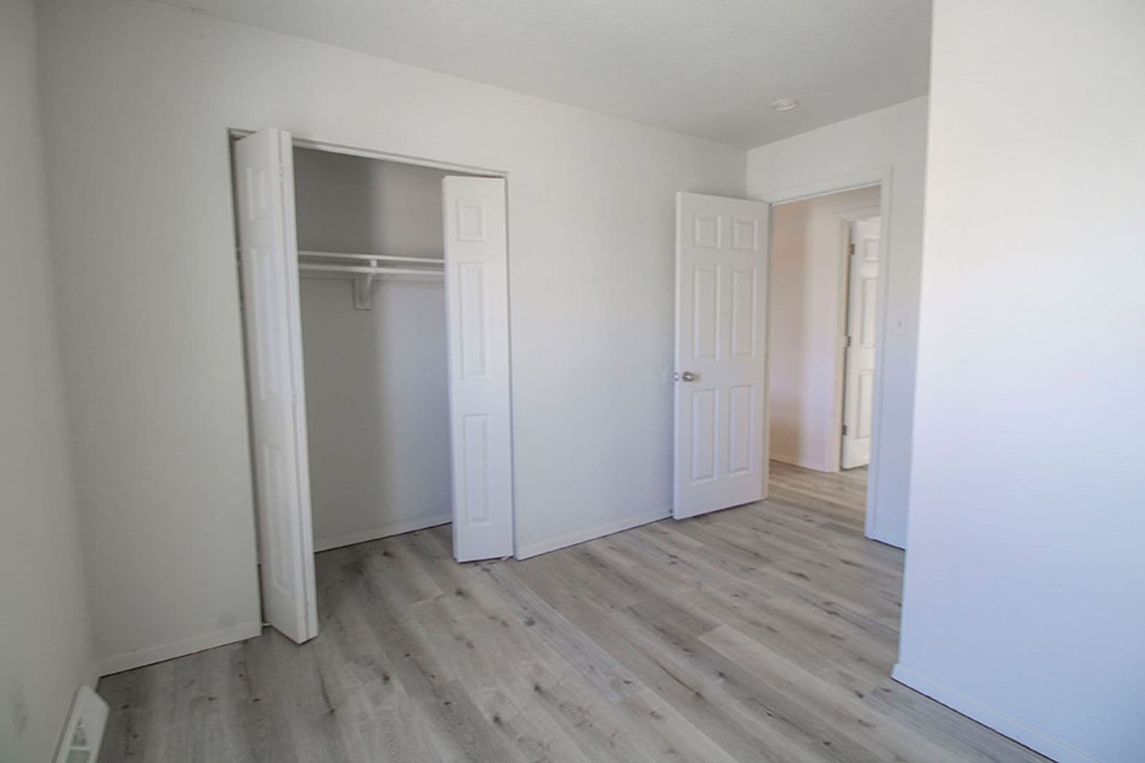 Columbia House: 1005 W Ash St