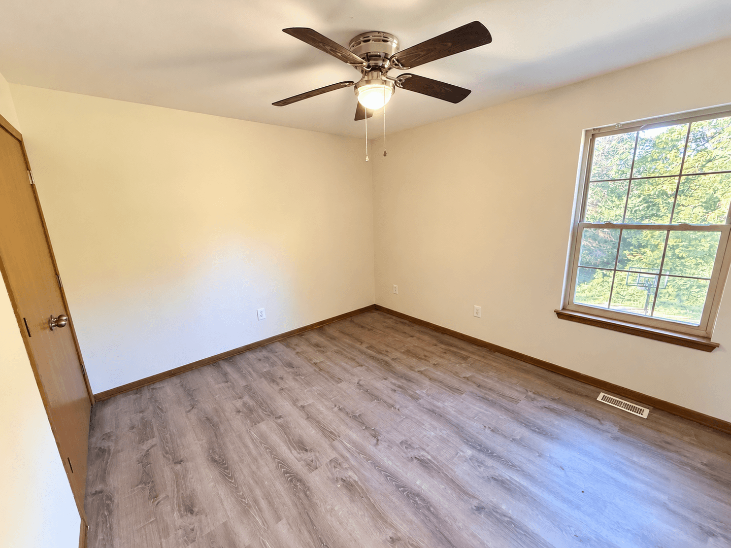 Columbia House: 2119 Ballenger Ln
