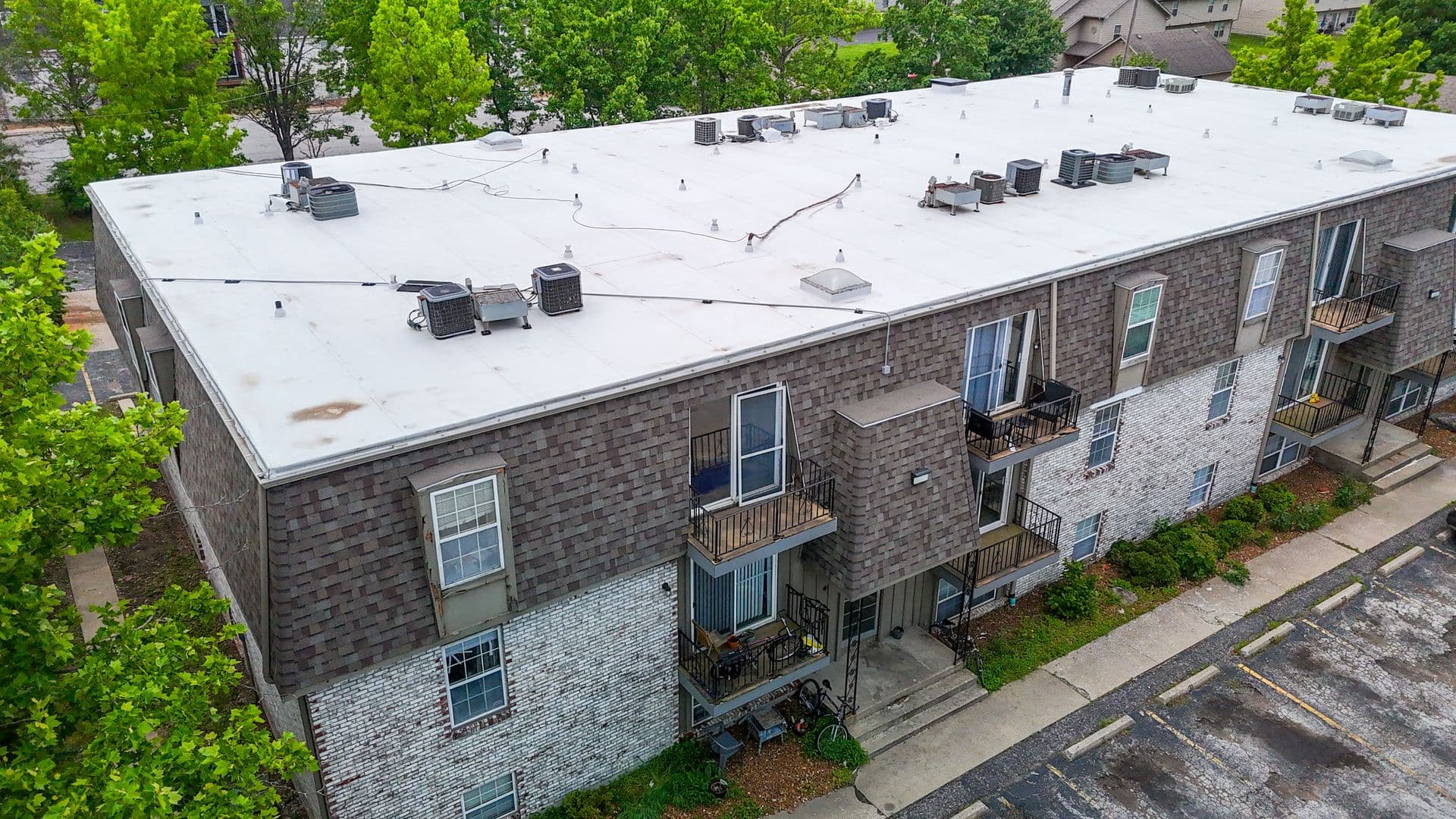 Columbia Apartment: 3408 Balboa Ln #48