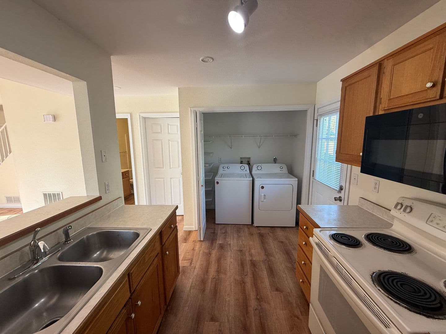 Columbia House: 1326 N Frideriki Dr
