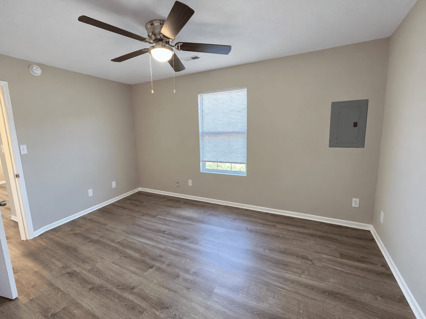 Columbia House: 1421 Risen Star Ct