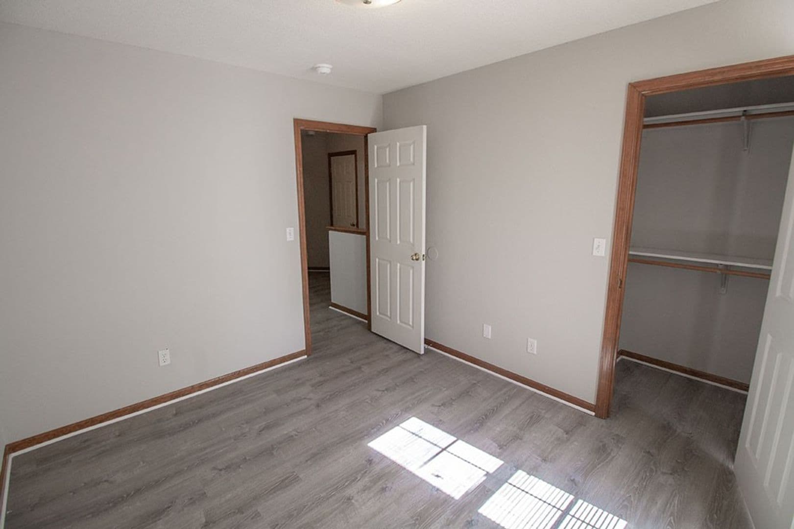 Columbia Apartment: 1316 Valley Creek