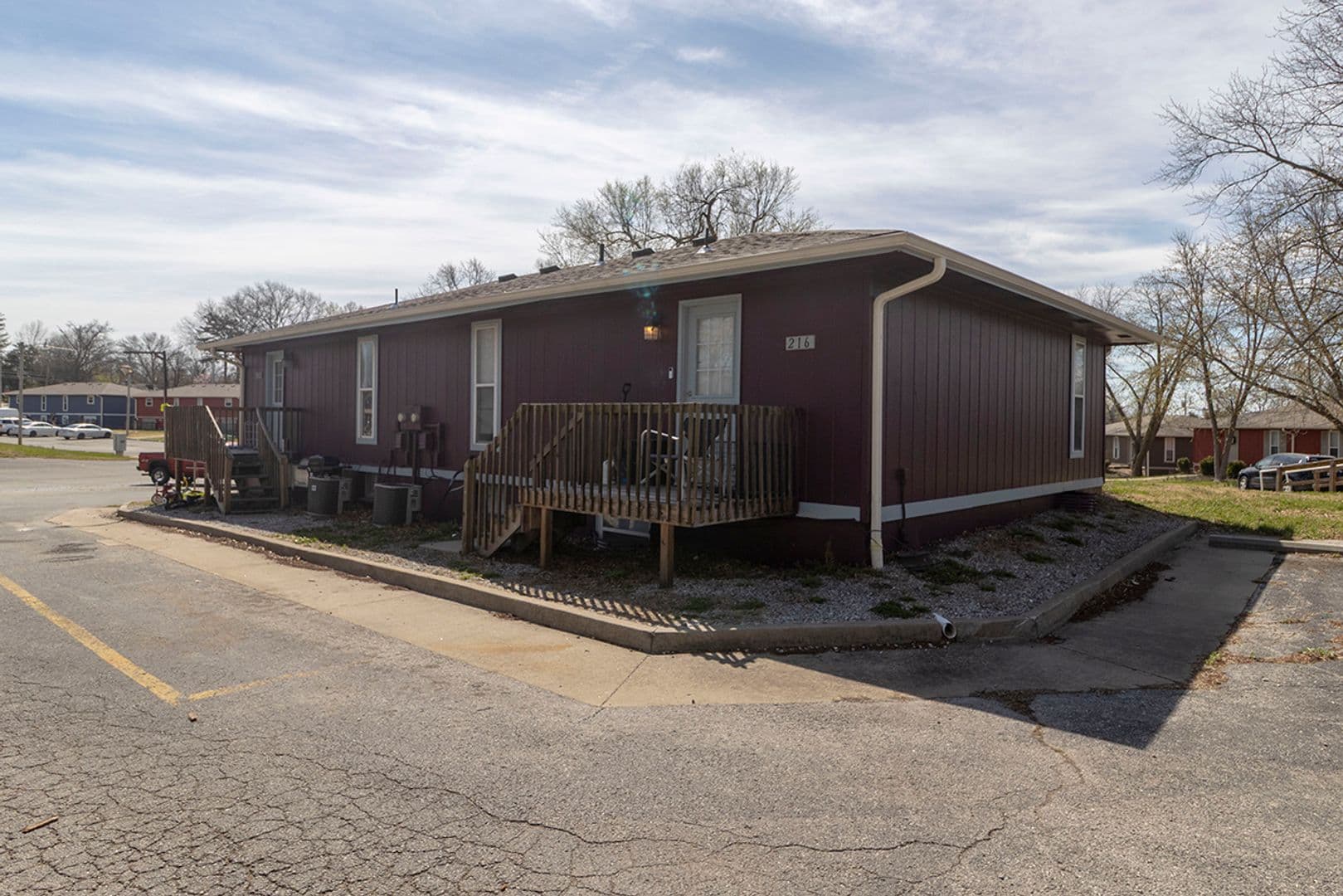 Columbia House: 216 Wheaton Ct