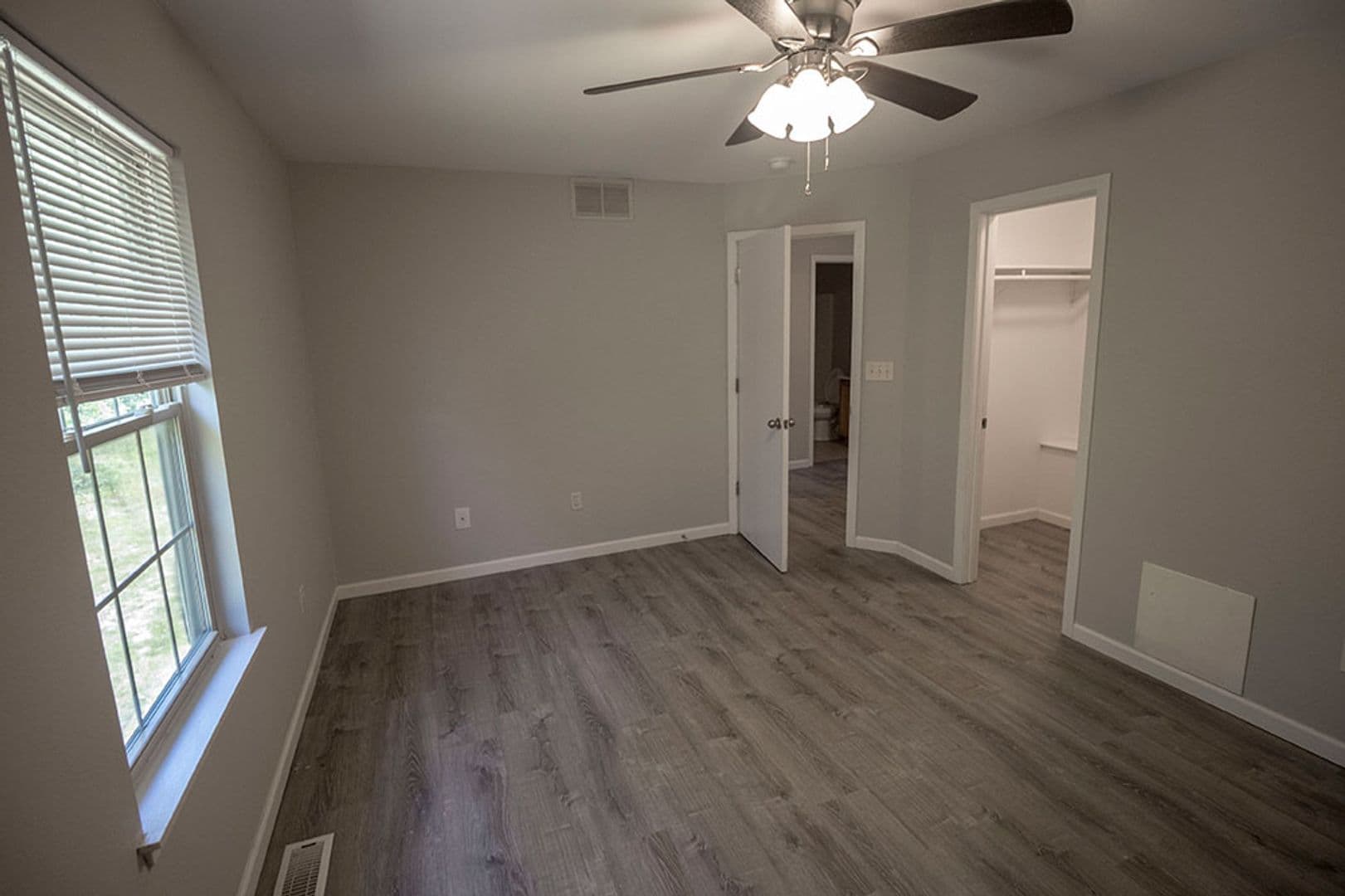 Columbia House: 1405 Greensboro Dr