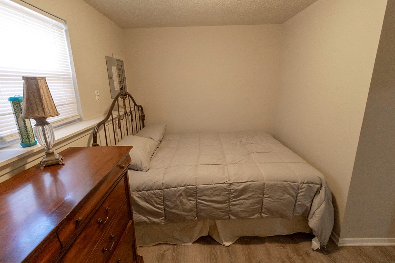 Columbia House: 204 Wheaton Ct