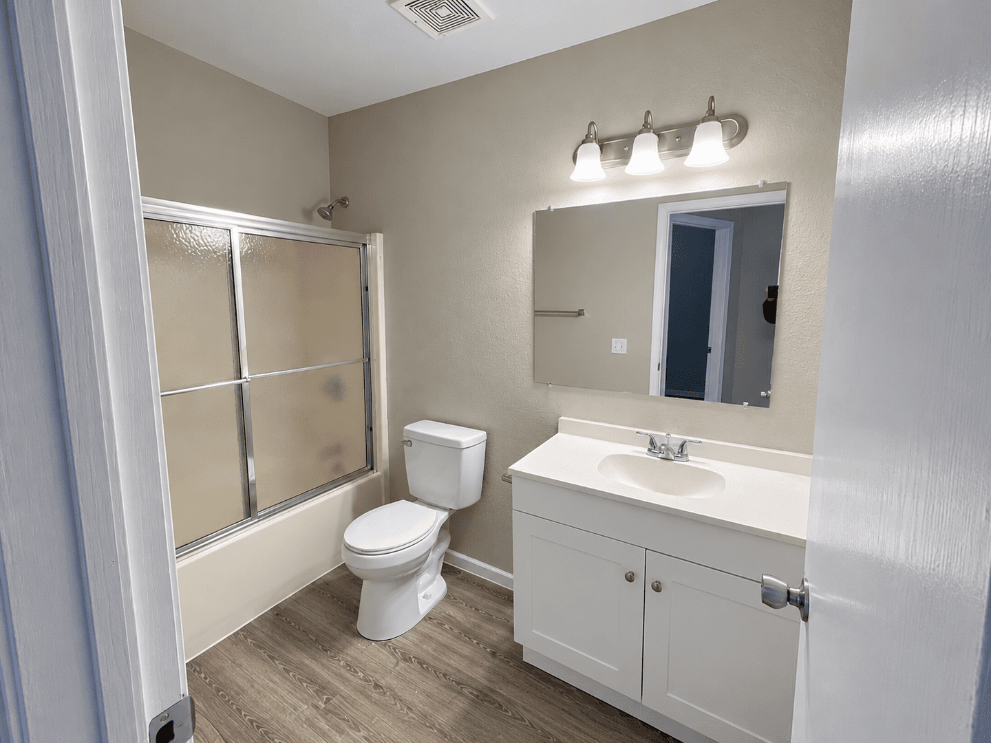 Columbia House: 1421 Risen Star Ct