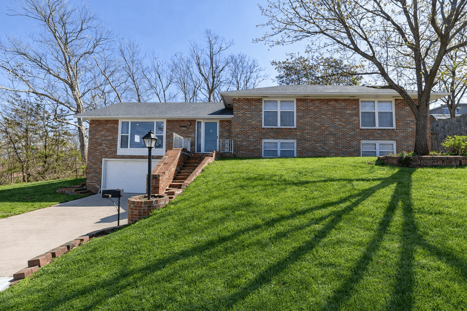 Columbia House: 2500 Bluff Blvd