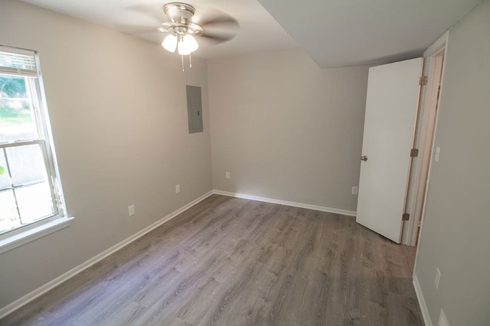 Columbia House: 1413 Greensboro Dr