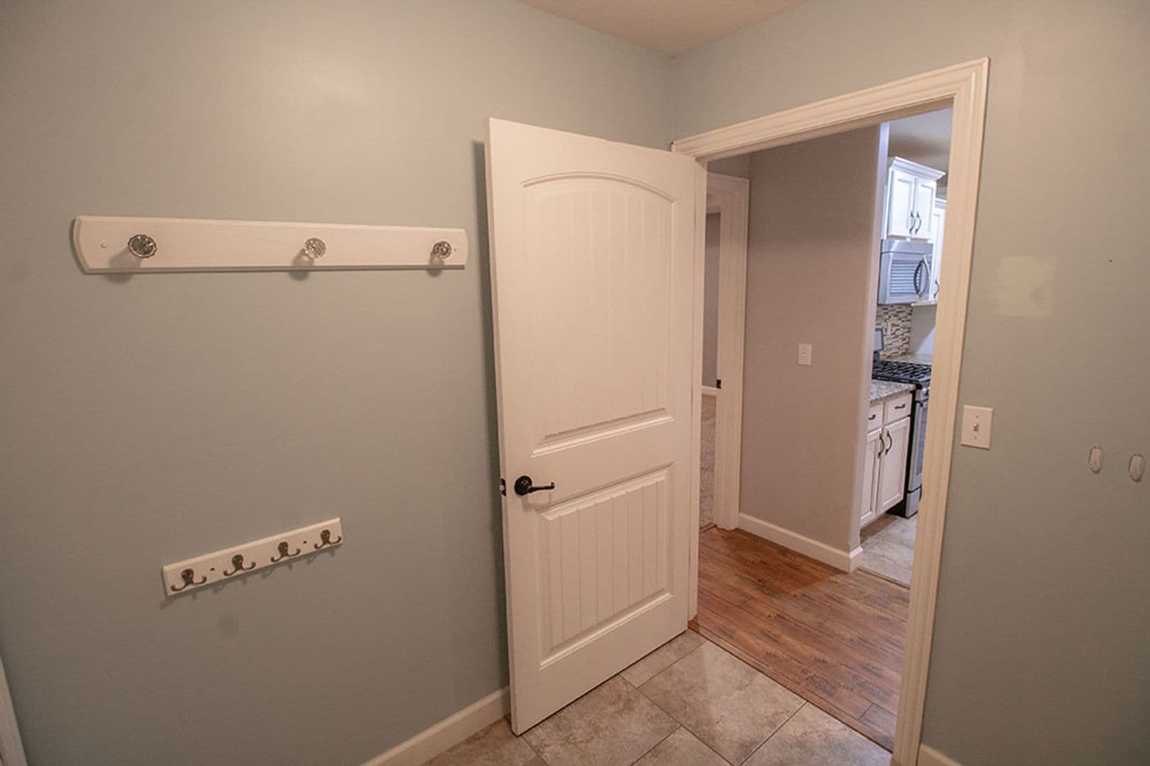 Columbia House: 7504 Wellford Ct